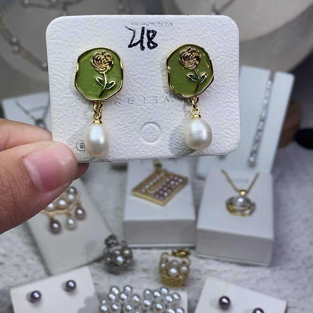 银S925镶嵌淡水珍珠耳饰