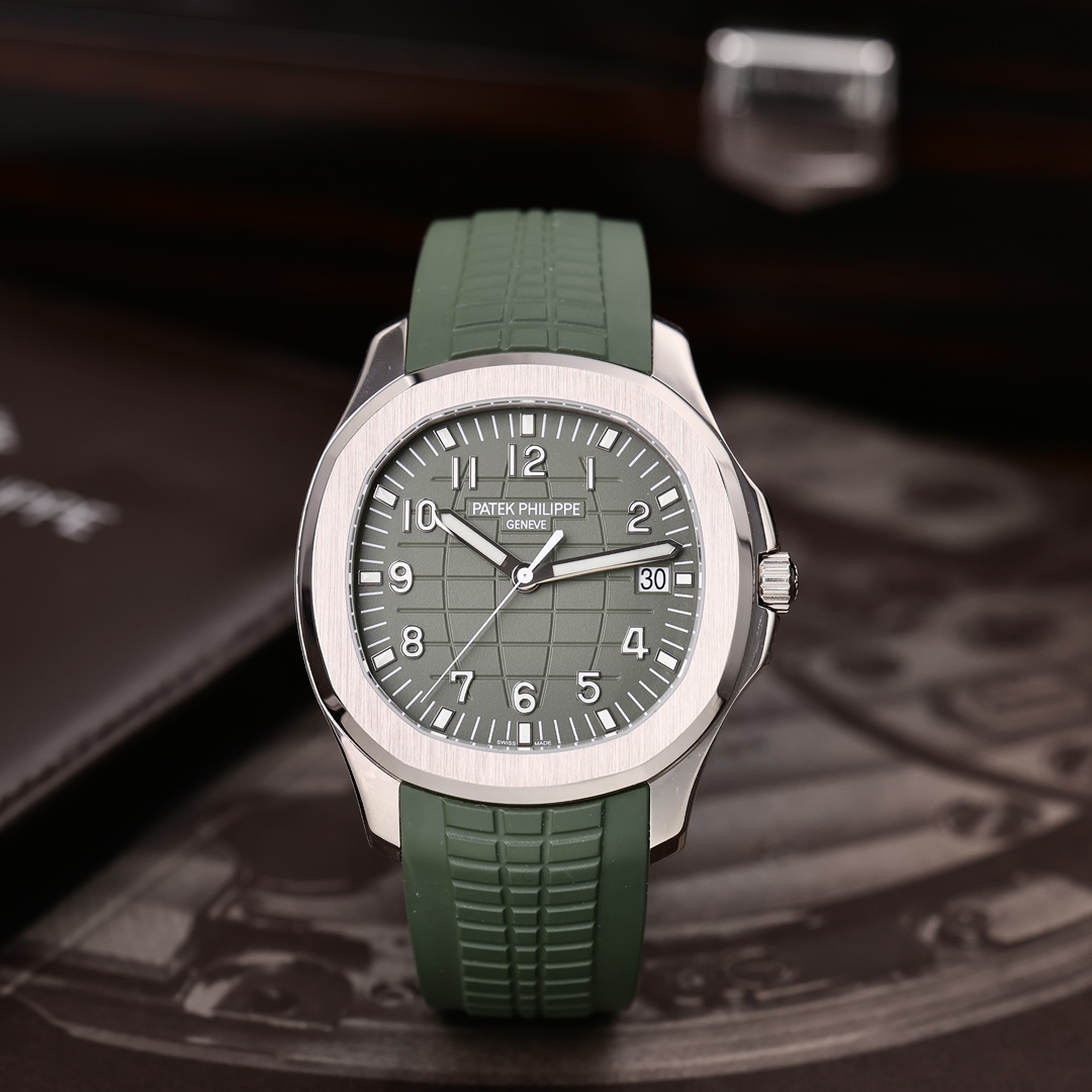 95新 Patek Philippe/百达翡丽 5168G-010牛油果 2022年3月保卡