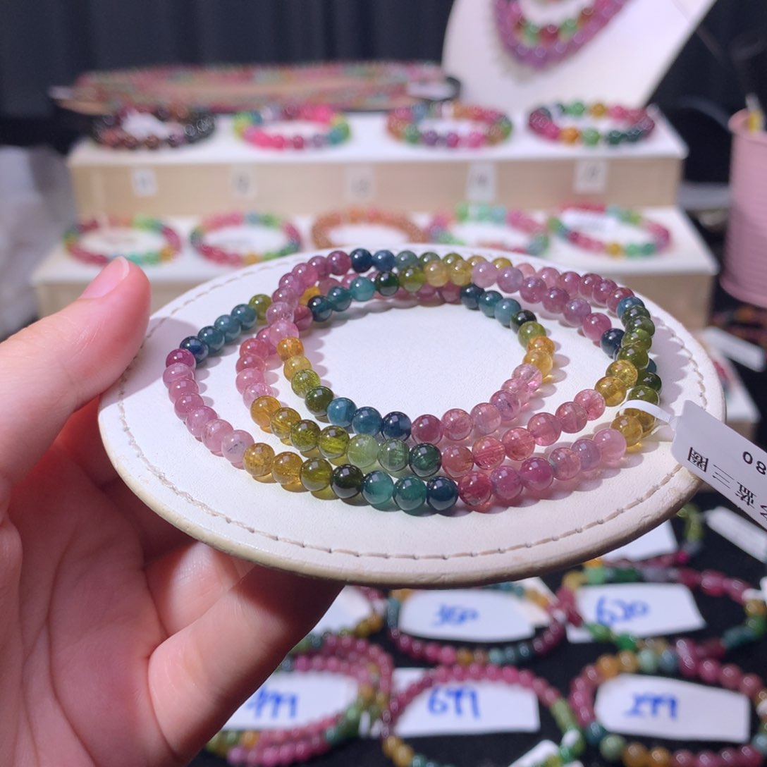 手链未镶嵌碧玺不退换