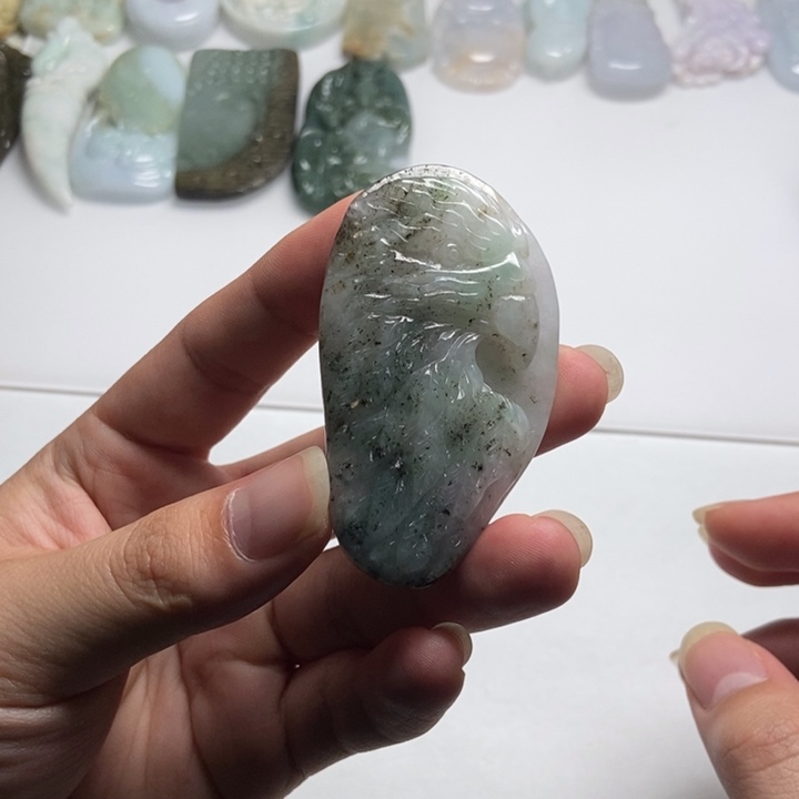 翡翠未镶嵌颈饰鹰牌19