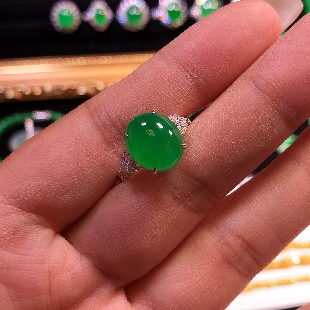 翡翠戒指18K金镶嵌缅甸翡翠戒指18k镶嵌