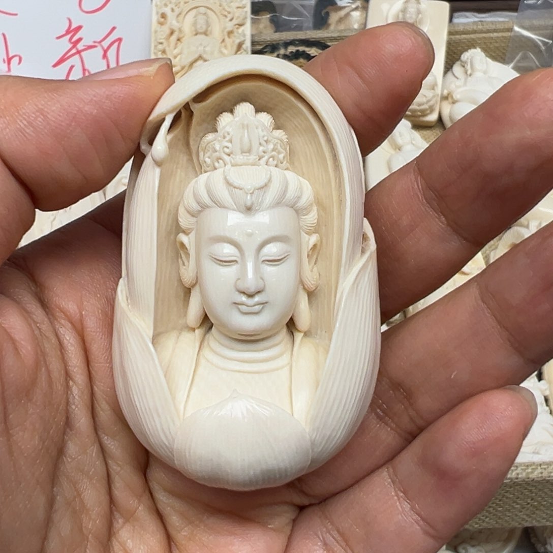 白玉菩提吊坠夏*歌猛犸