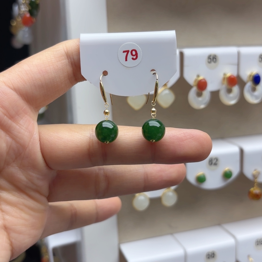 18K金镶嵌和田玉耳饰