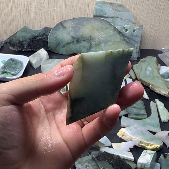 老***独翡翠未镶嵌颈饰纯天然缅甸翡翠