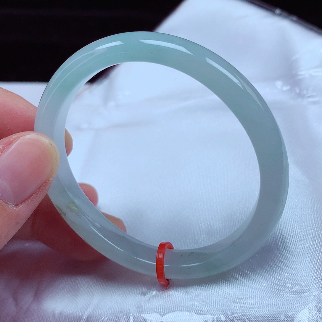 翡翠手镯（贵妃镯）未镶嵌51圈