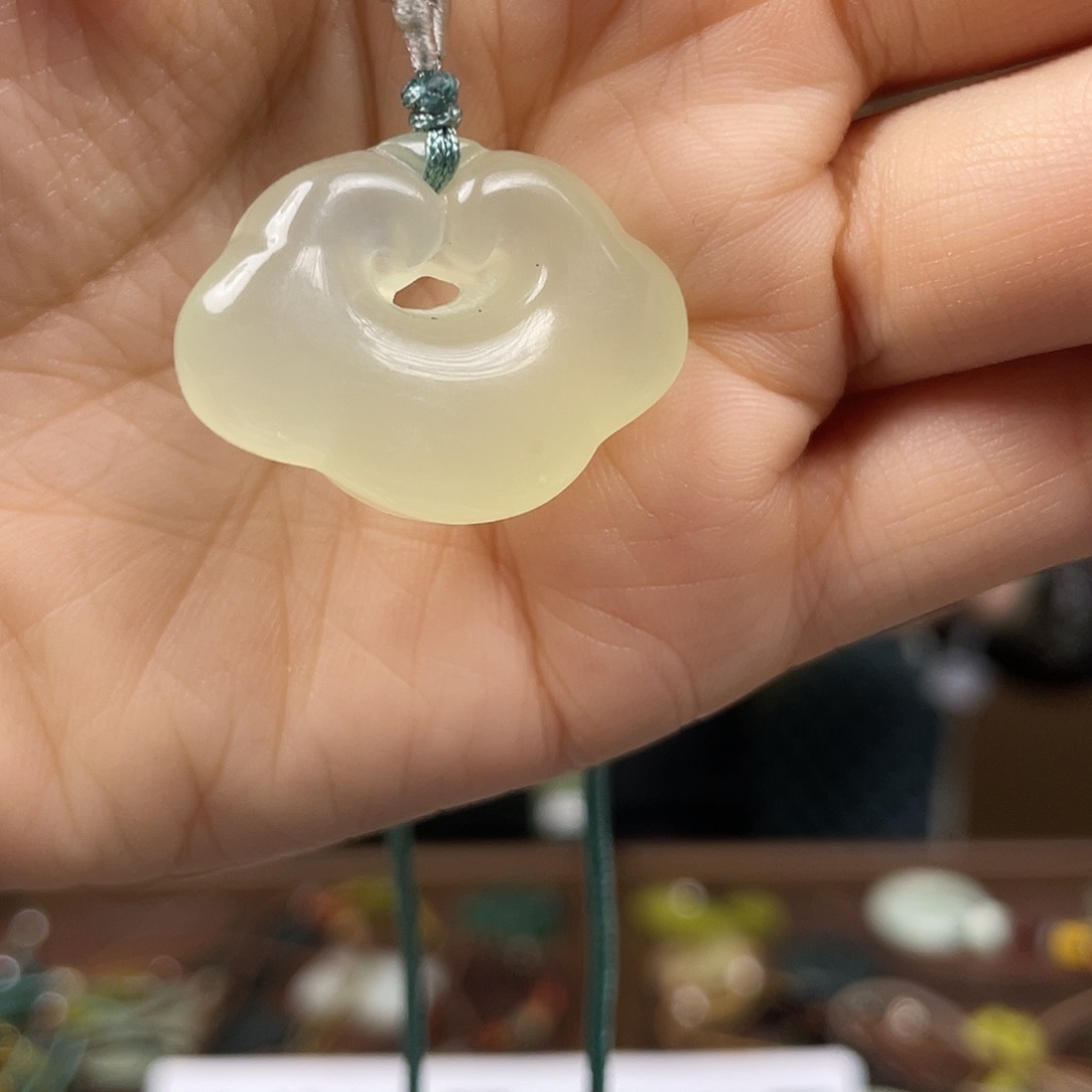 和田玉（糖玉）未镶嵌颈饰