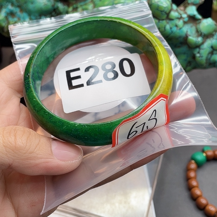 湖北十堰原矿绿小松