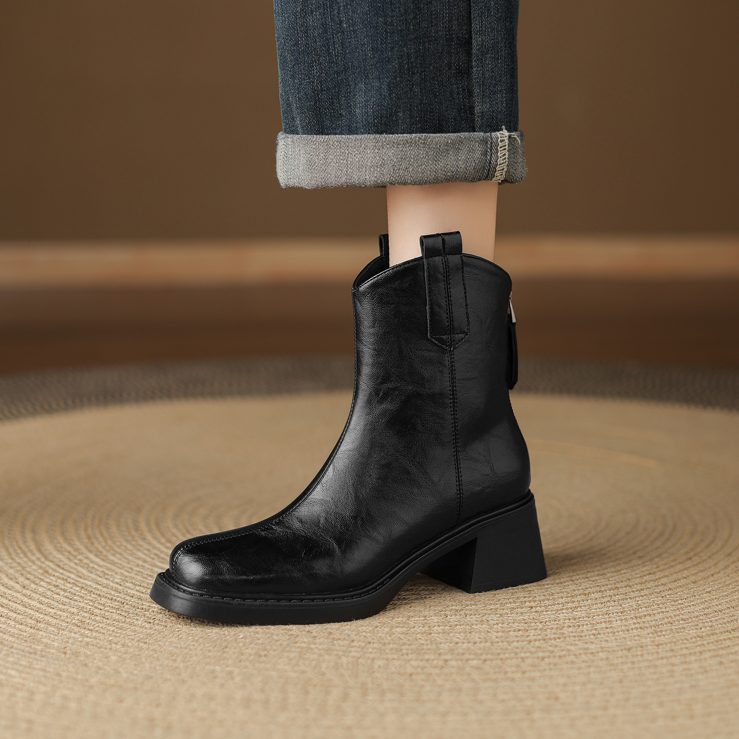 S017轻职风胶粘女冬季短筒高跟包裹马丁靴短靴复古粗跟圆头秋冬