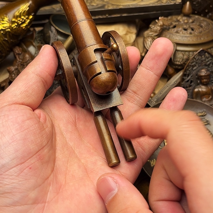 精美铜器做工精湛