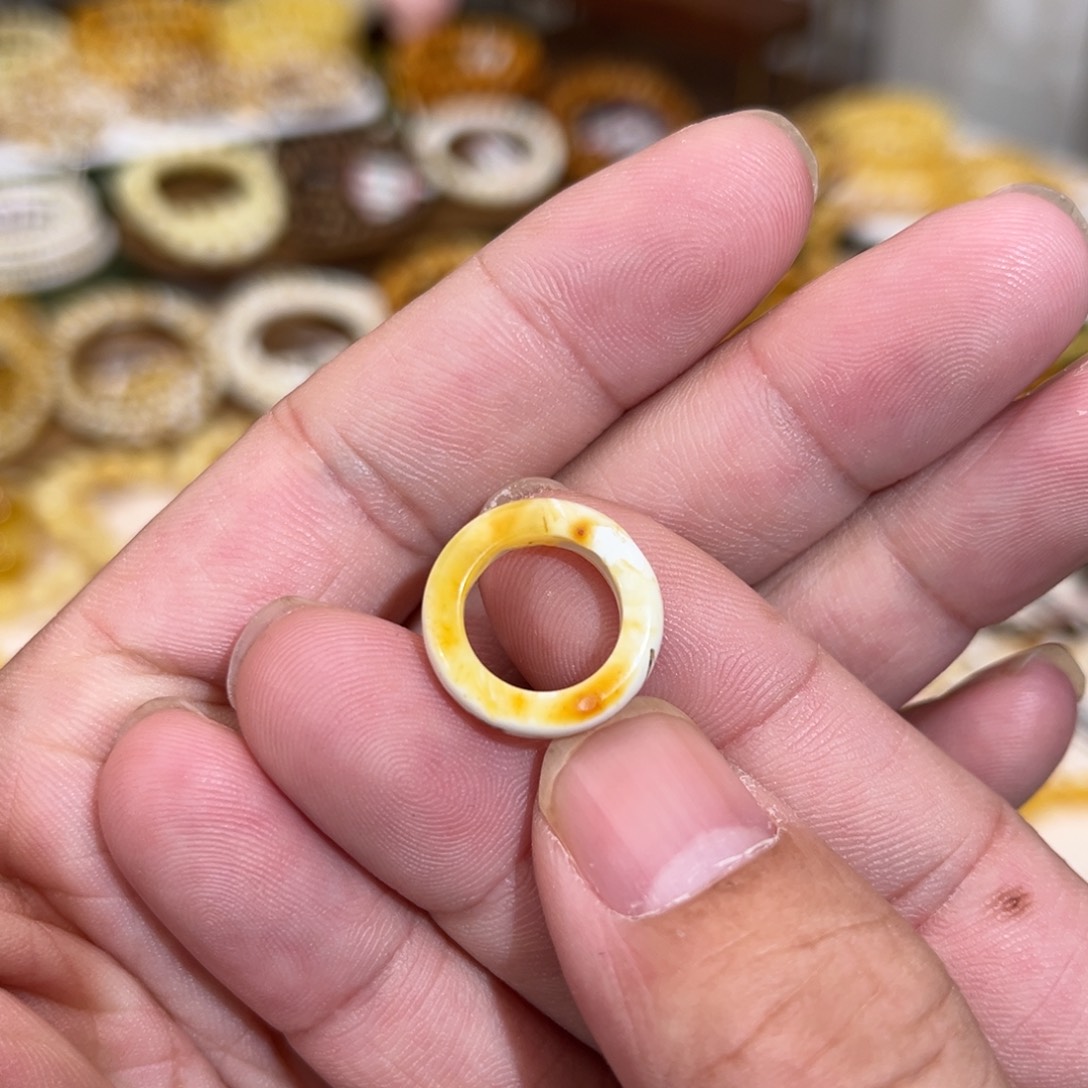 蜜蜡未镶嵌手链有瑕疵橘沁奥利奥跑环内径11.3mm