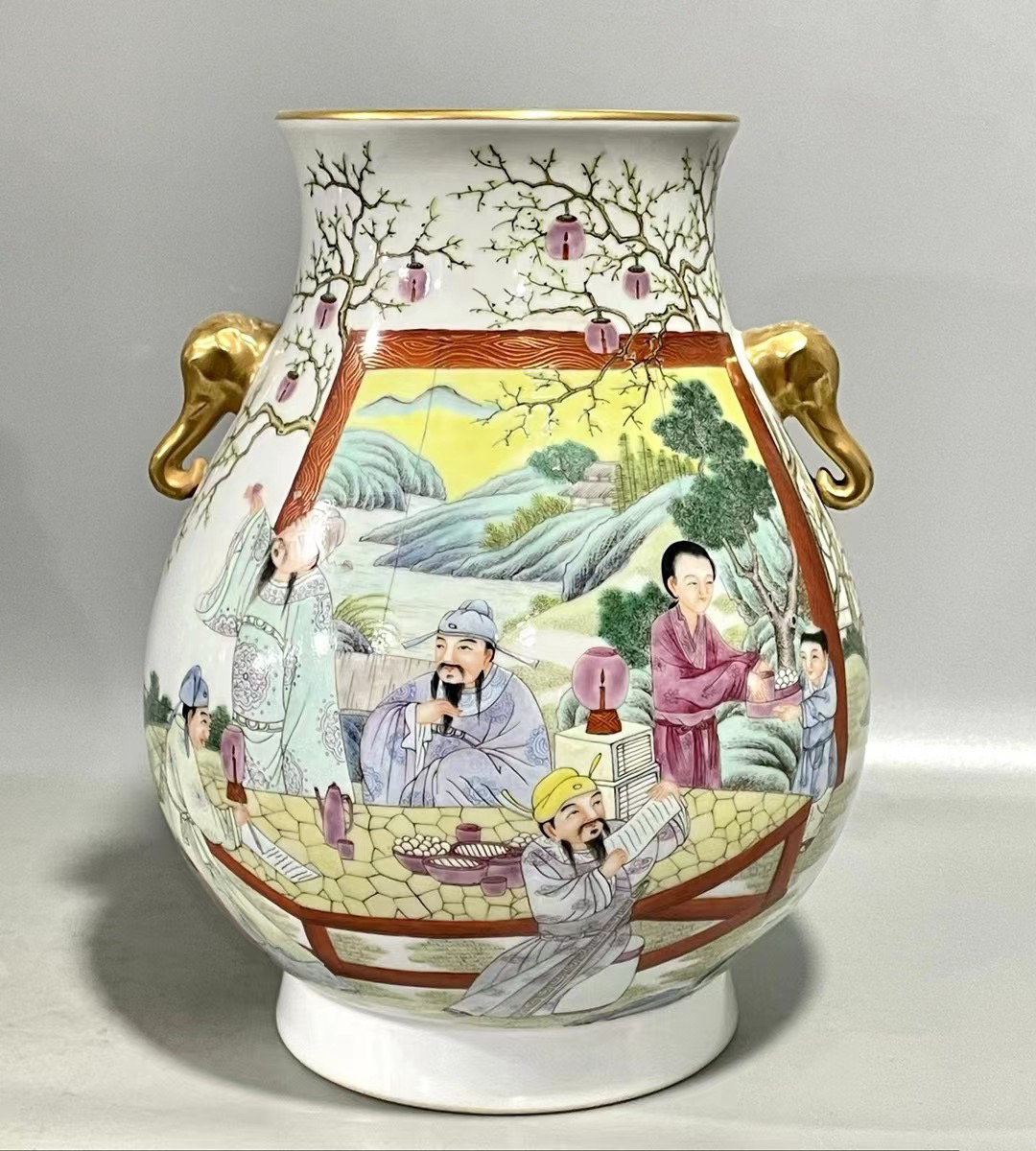 粉彩人物故事图象耳尊