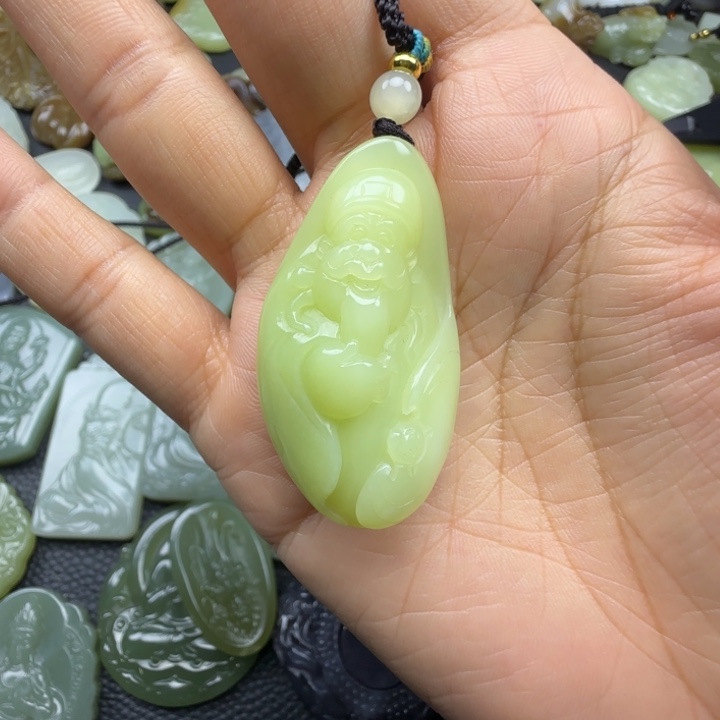 崔***泡和田玉未镶嵌颈饰买断价，不退不换