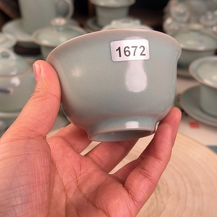 杯孤**狼1672压手杯仿古青绿釉