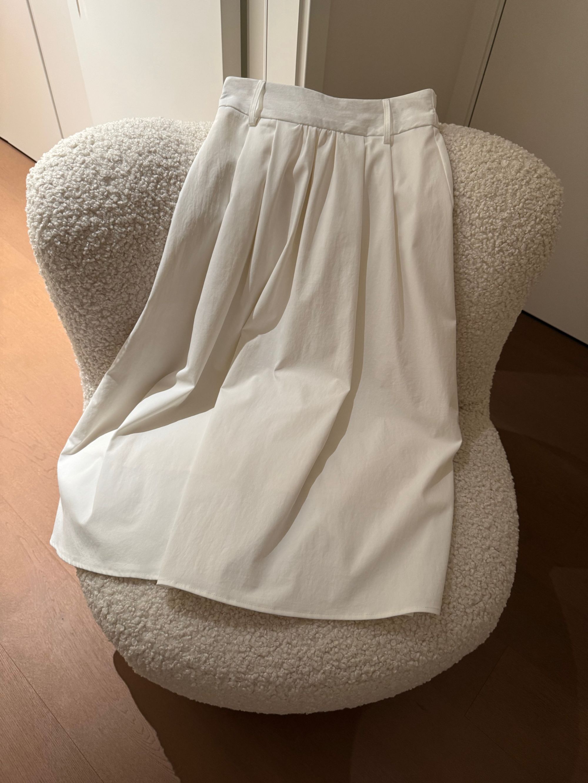 miss muzi “抗皱小白裙”超态棉免烫黑科技显瘦A字蓬蓬半身裙女