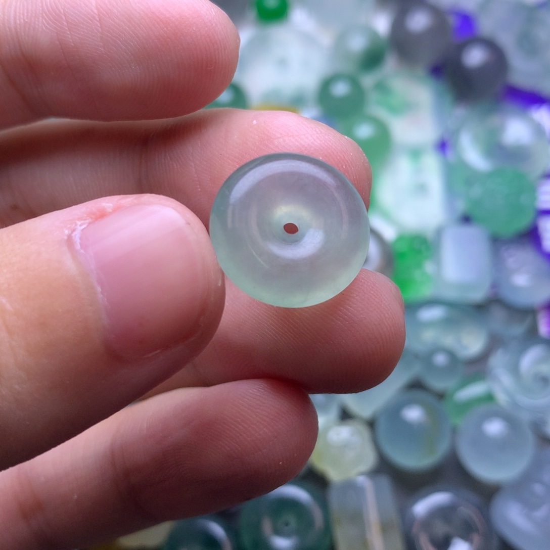 定制翡翠未镶嵌挂件