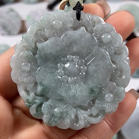 翡翠颈饰未镶嵌花开富贵福利