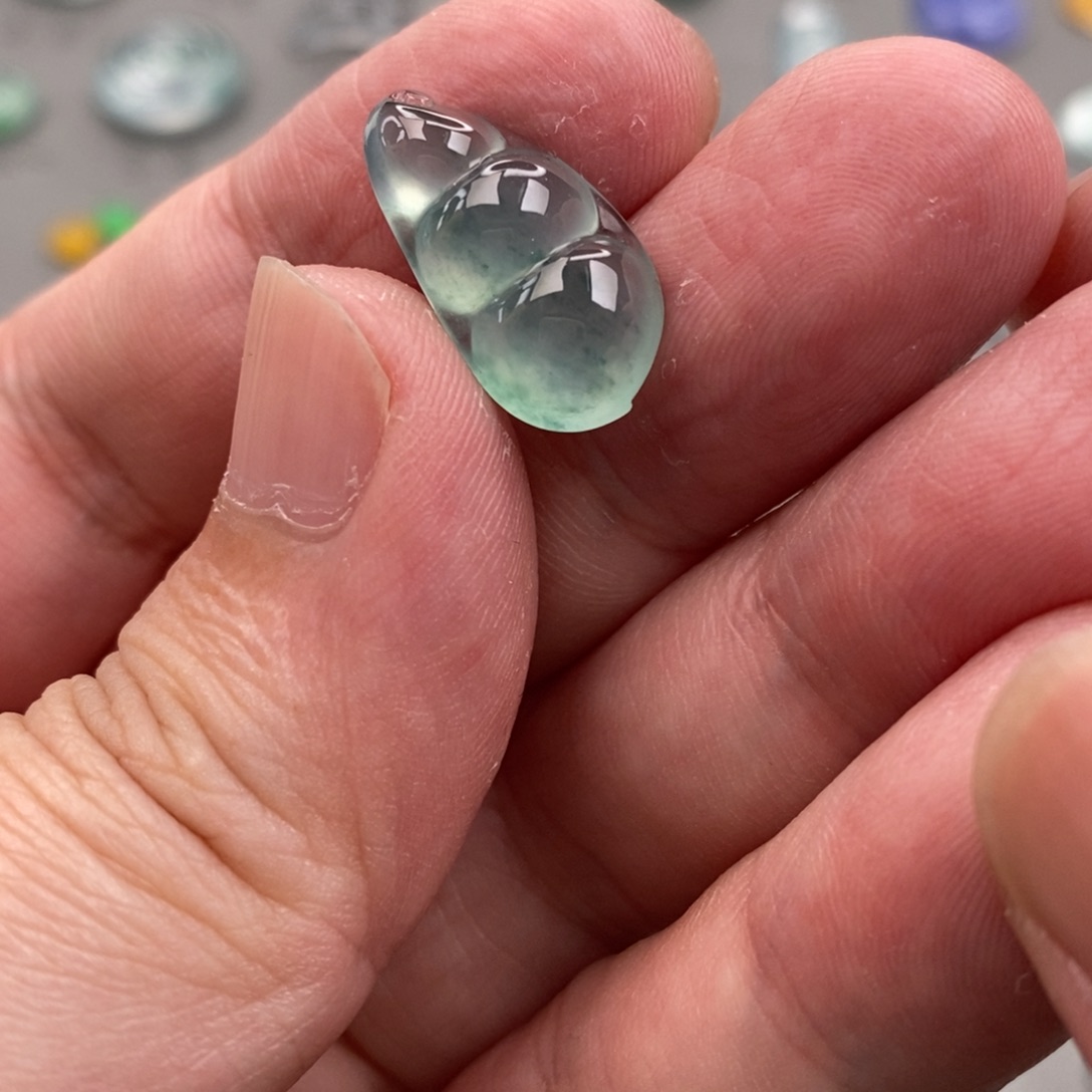 翡翠颈饰未镶嵌豆子