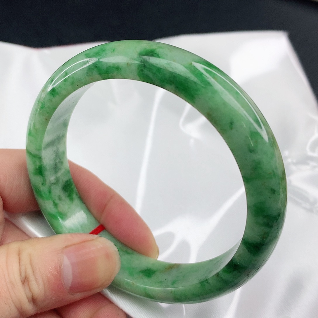 翡翠手镯未镶嵌花**剧圈60