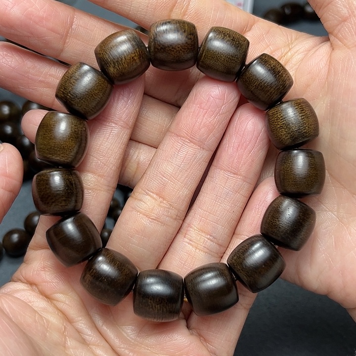 沉香手串白棋玉化