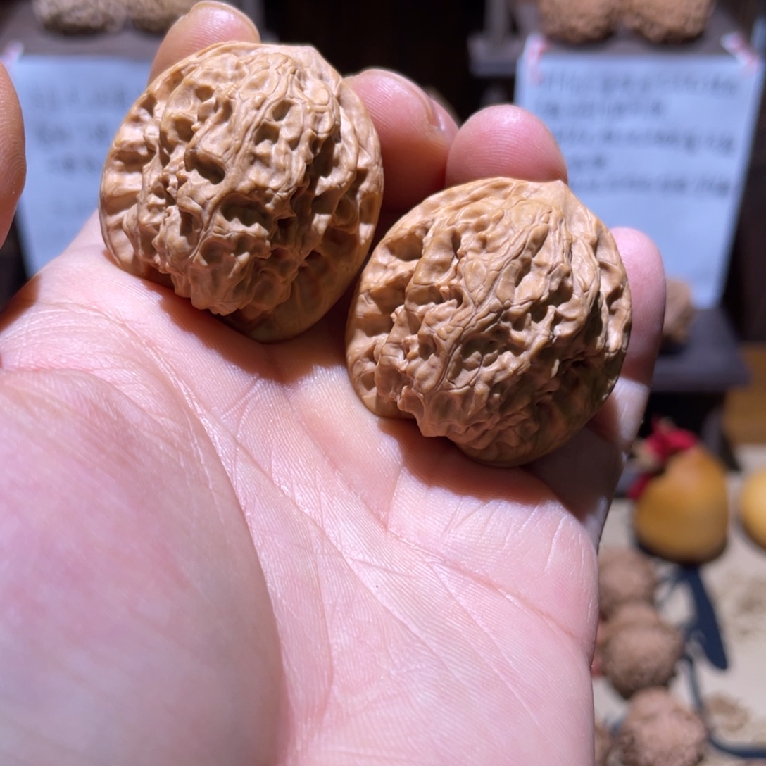 文玩核桃吊坠35野狼，昌闷