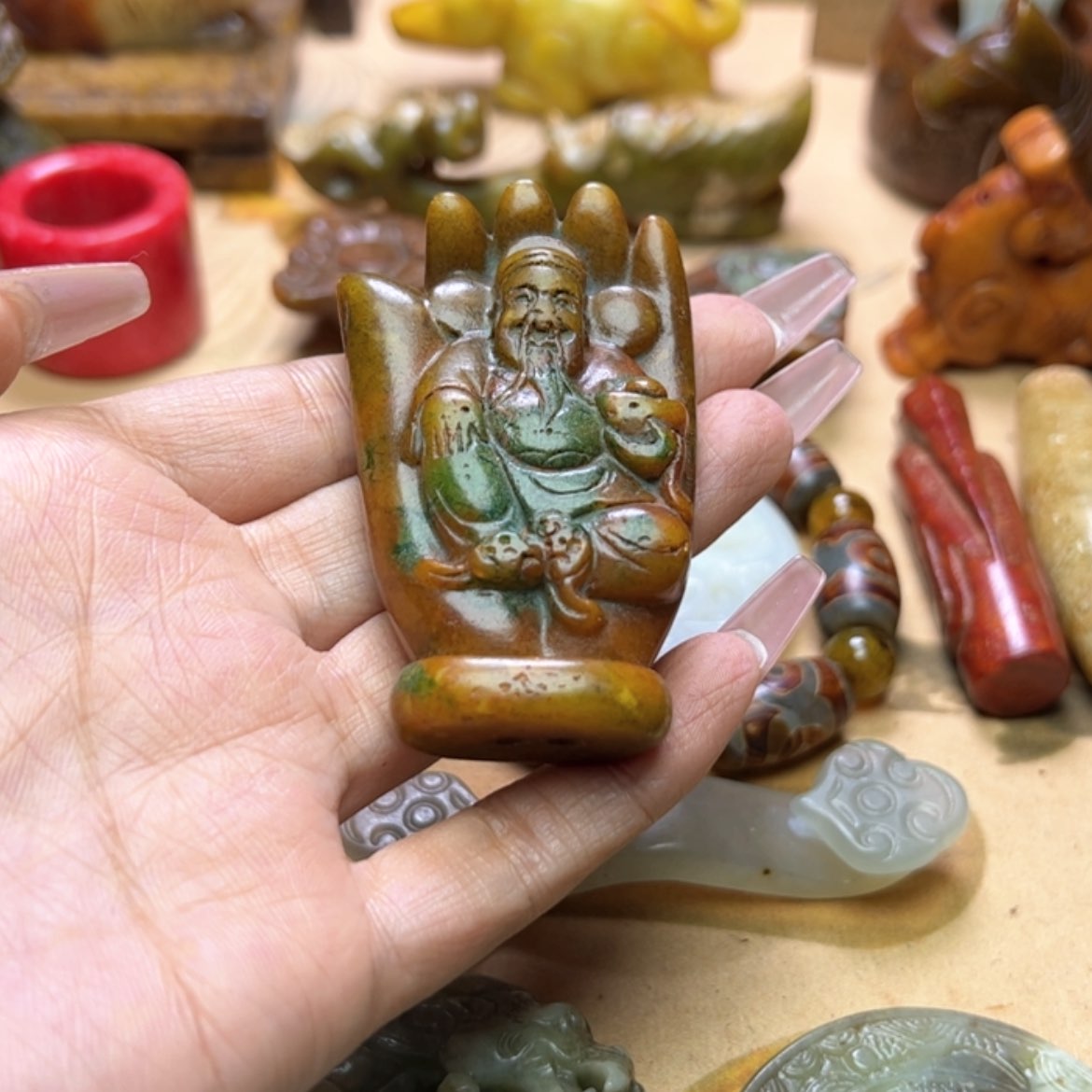 【闪购商品】蛇纹石玉颈饰未镶嵌