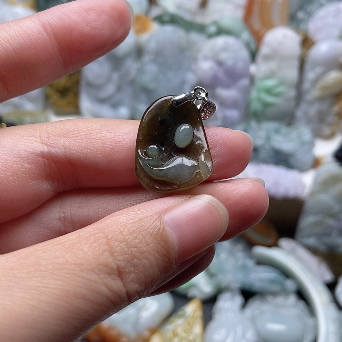 翡翠未镶嵌颈饰翡翠