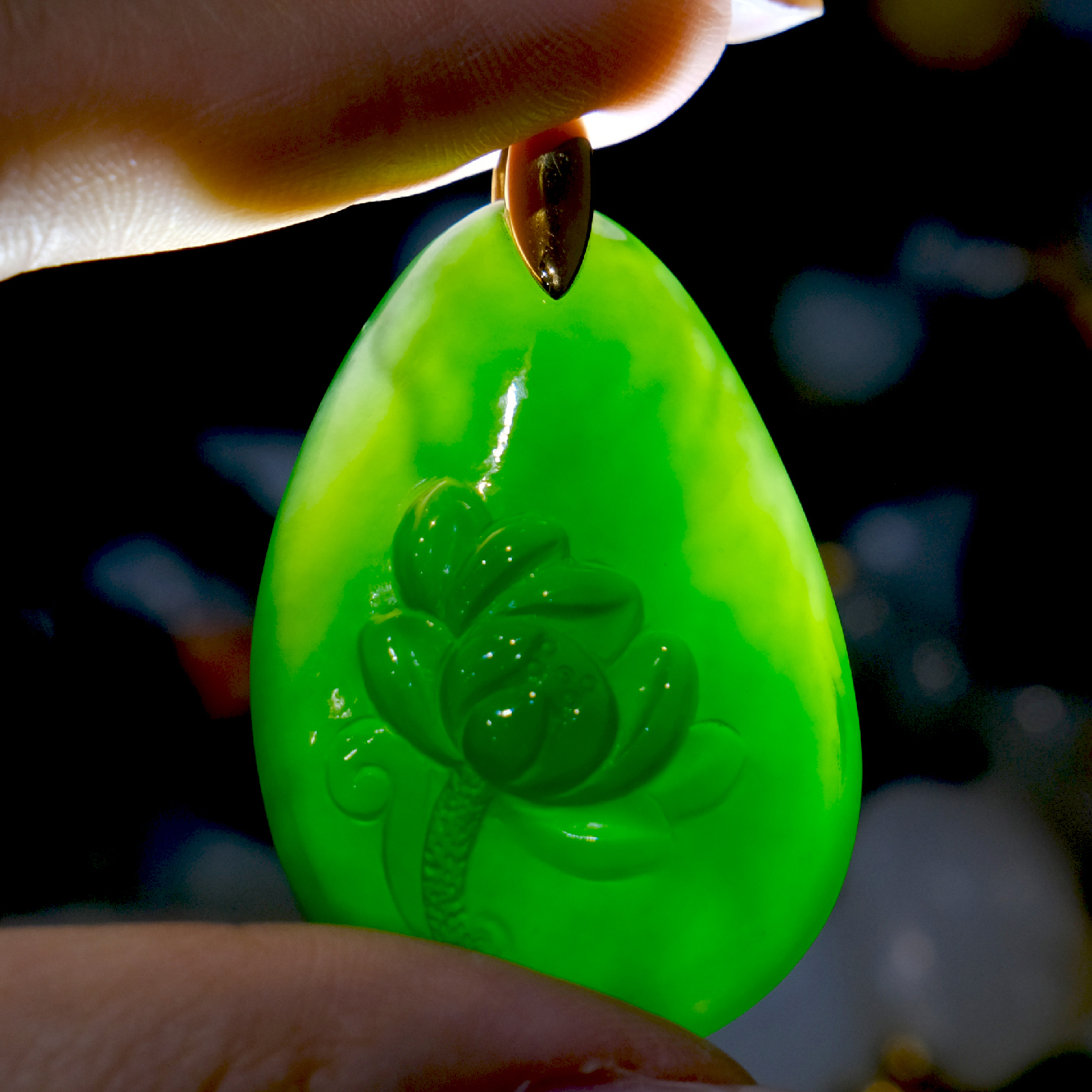 天然和田玉碧玉荷韵吊坠挂件男女士菠菜绿玉坠水滴形收藏礼品