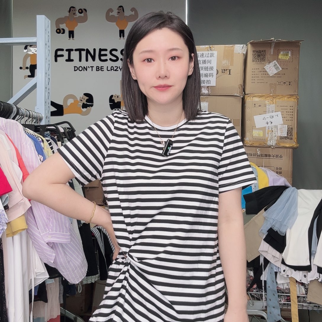琳 家 黑白条纹T 0826