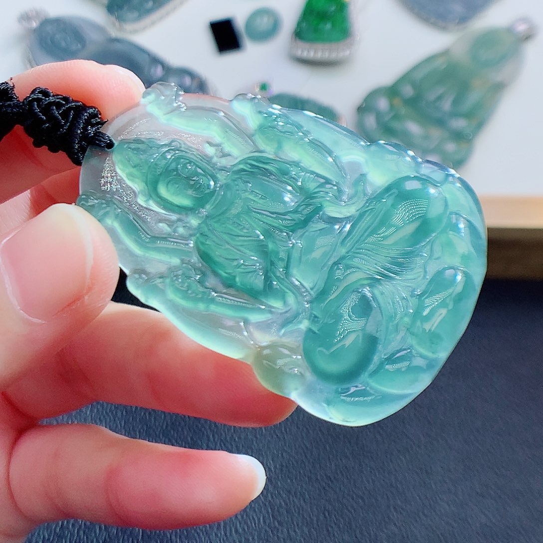翡翠颈饰未镶嵌翡翠