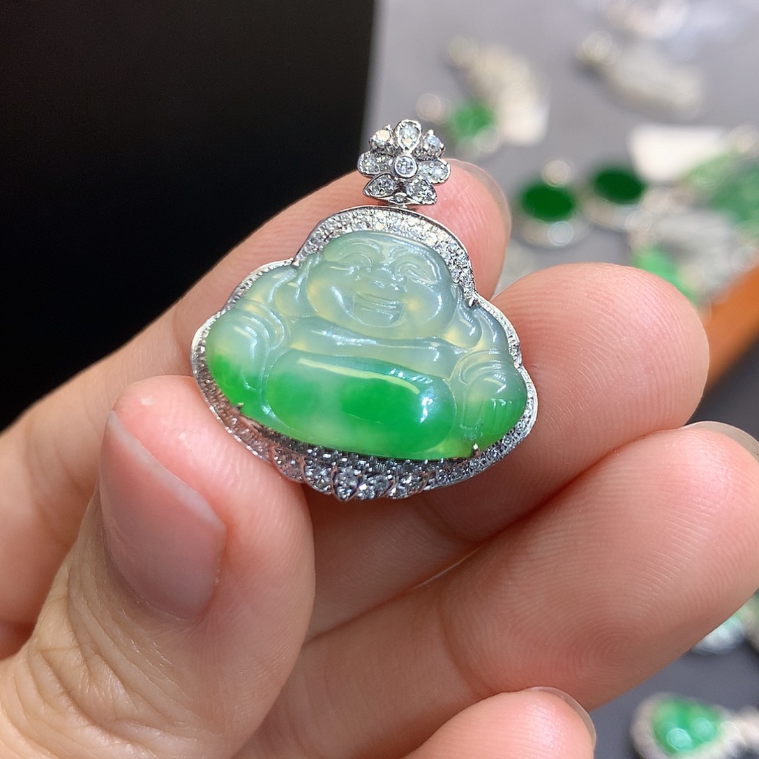 翡翠吊坠(不含链)18K金镶嵌