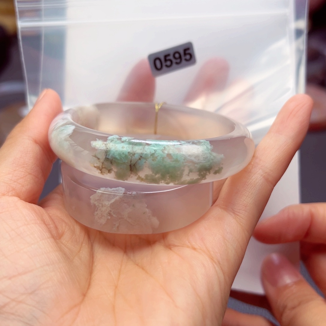 玛瑙/玉髓手镯未镶嵌知*?