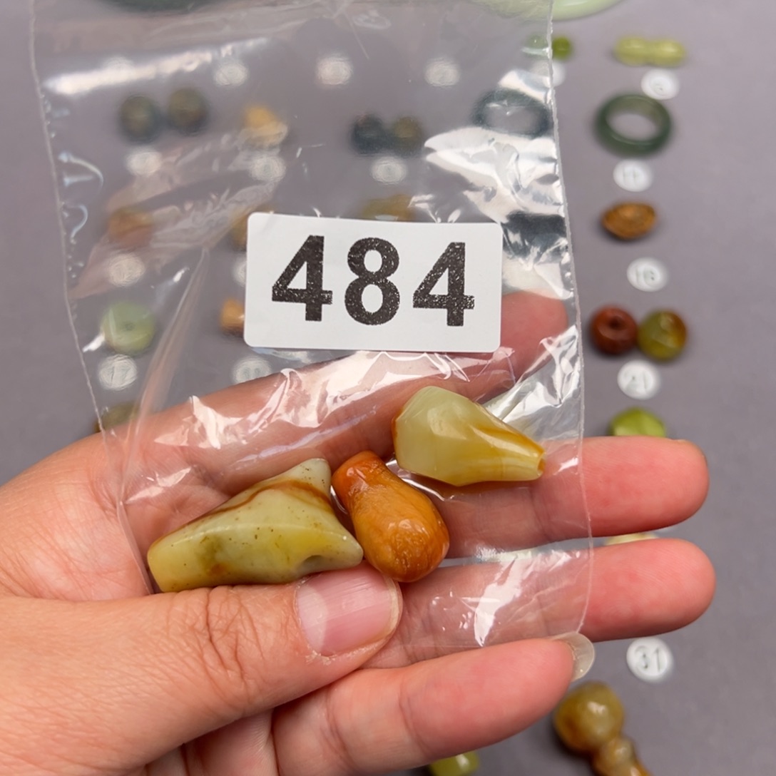 未镶嵌蛇纹石玉颈饰Y*宸微瑕不退不换