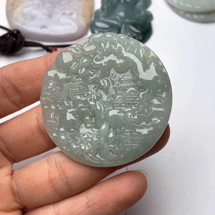 翡翠颈饰未镶嵌翡翠