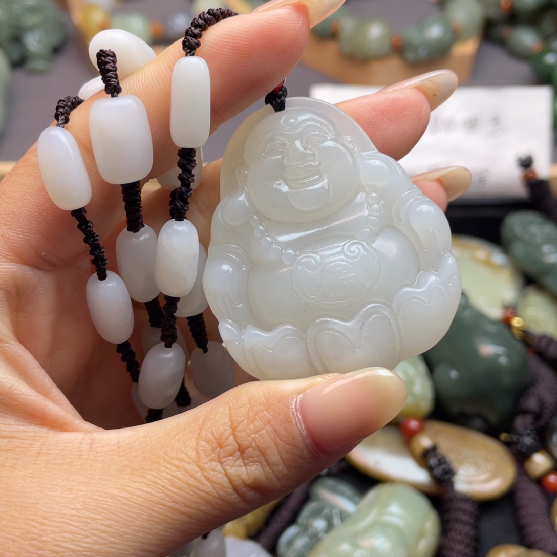 和田玉颈饰未镶嵌生**态