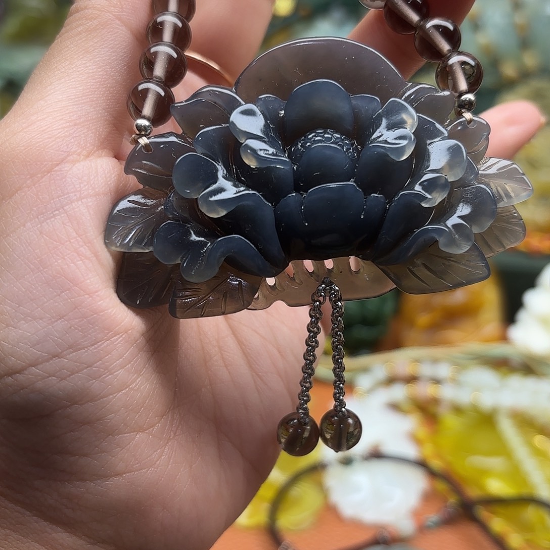 蛇纹石玉未镶嵌吊坠