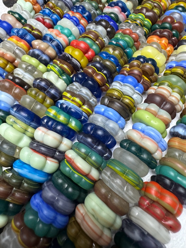 尼泊尔花花琉璃珠1条卡19mm90颗左右