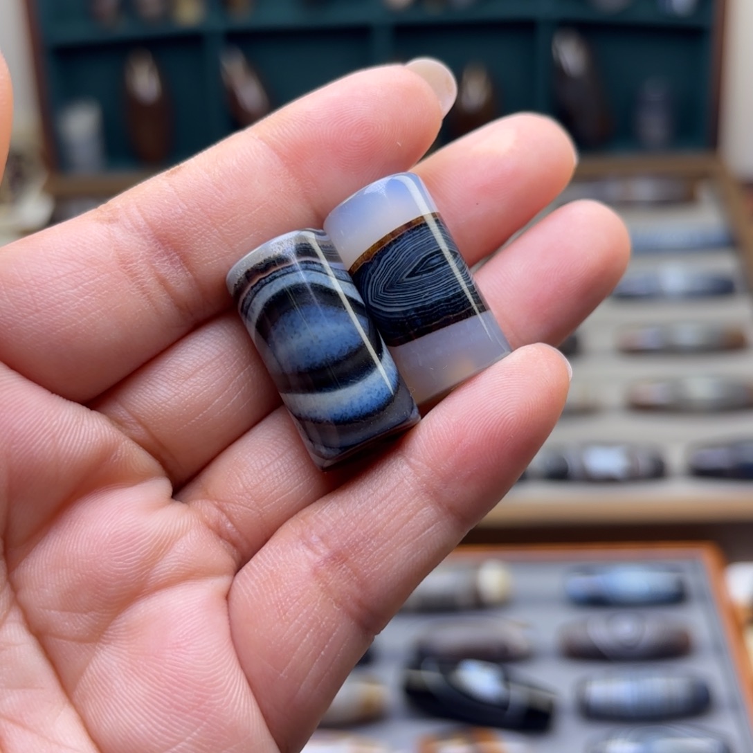 续***）玛瑙/玉髓未镶嵌颈饰