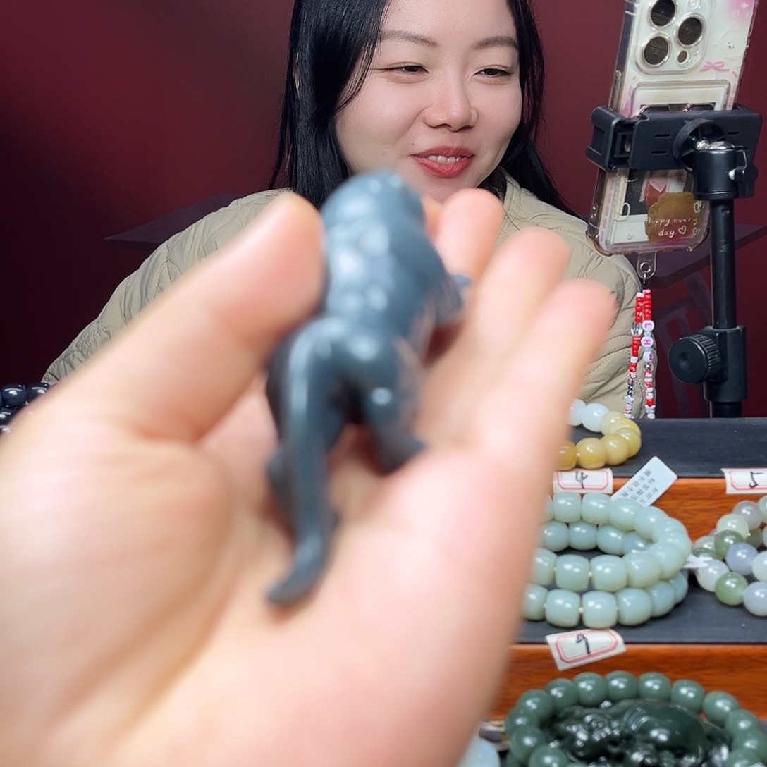 珺***言和田玉未镶嵌挂件