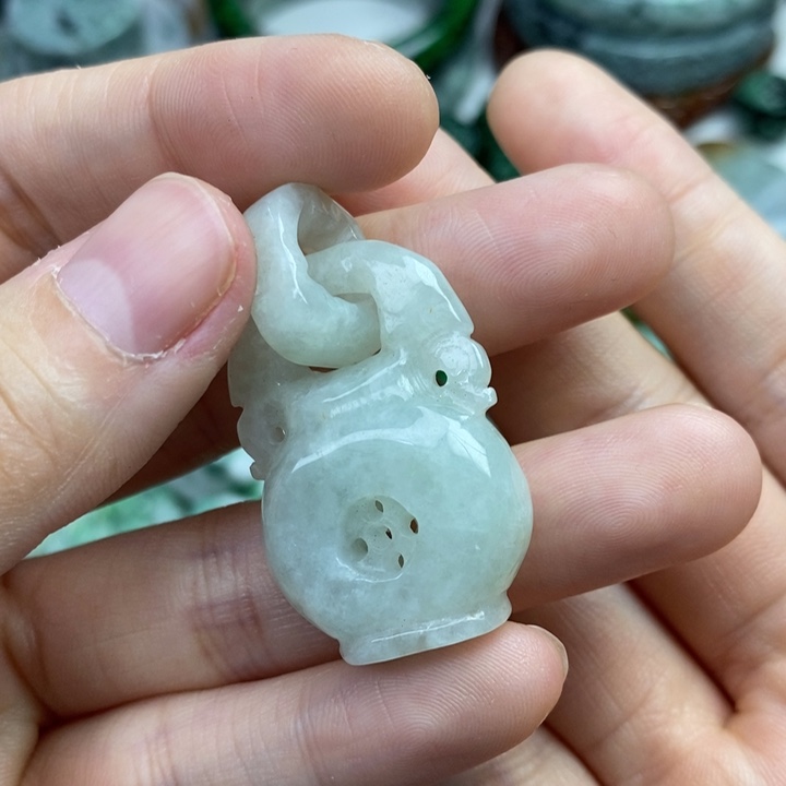 颈饰未镶嵌翡翠人****逢