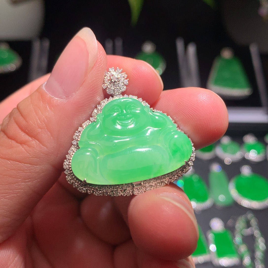 翡翠颈饰18K金镶嵌翡翠