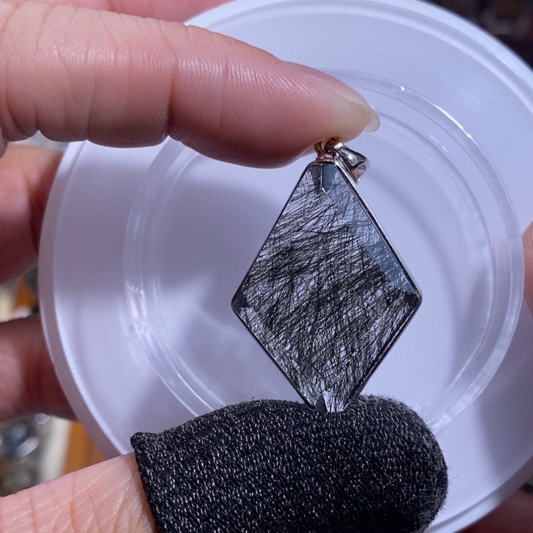 手链未镶嵌水晶黑发晶菱形牌子34×23×9.8毕业级