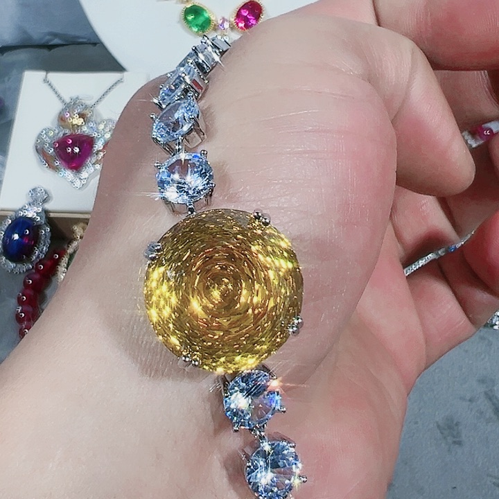 红宝石颈饰未镶嵌