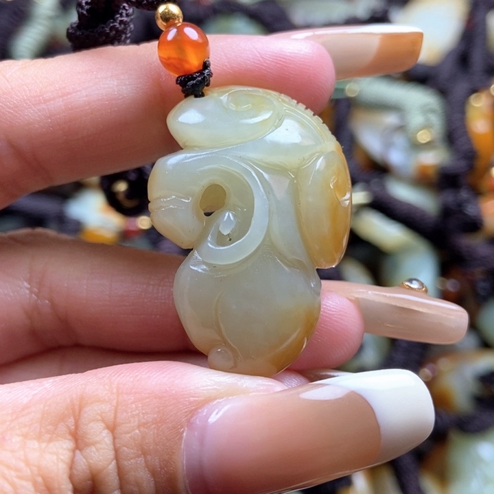 和田玉颈饰未镶嵌