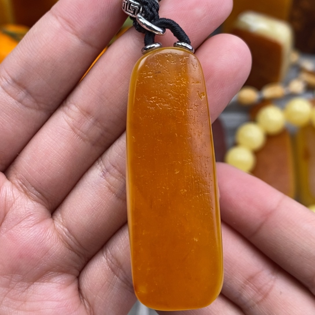 琥珀吊坠(赠链)未镶嵌