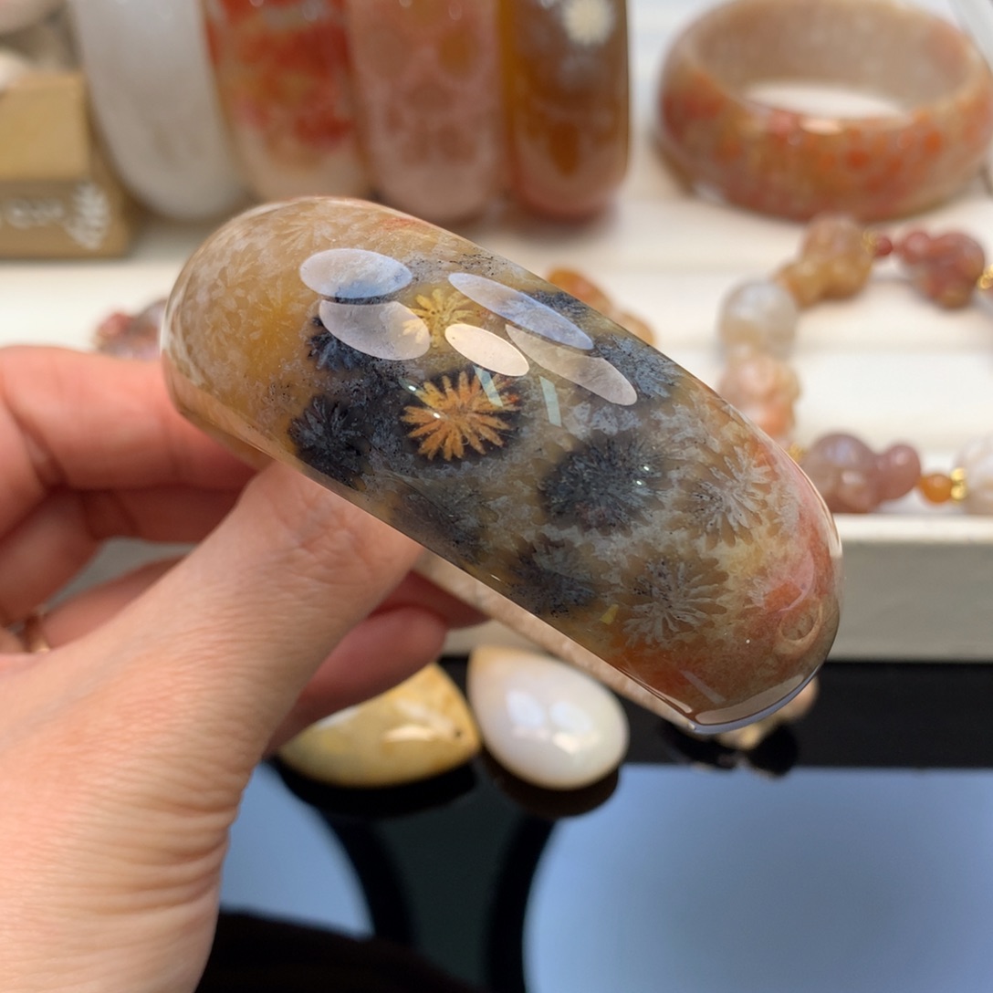 硅化珊瑚（珊瑚玉）手镯未镶嵌58口