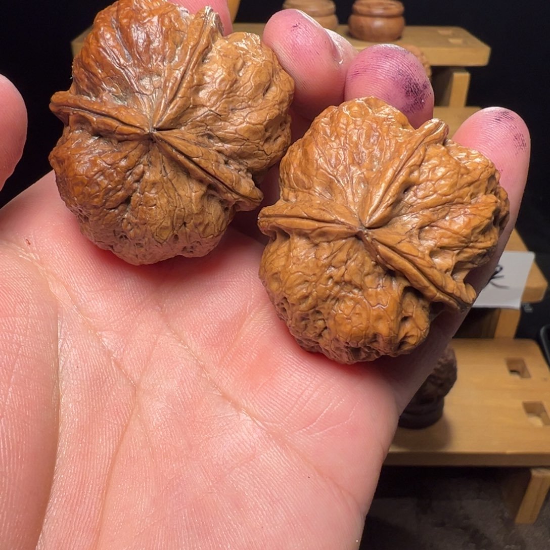 吊坠文玩核桃七星岩三棱43mm