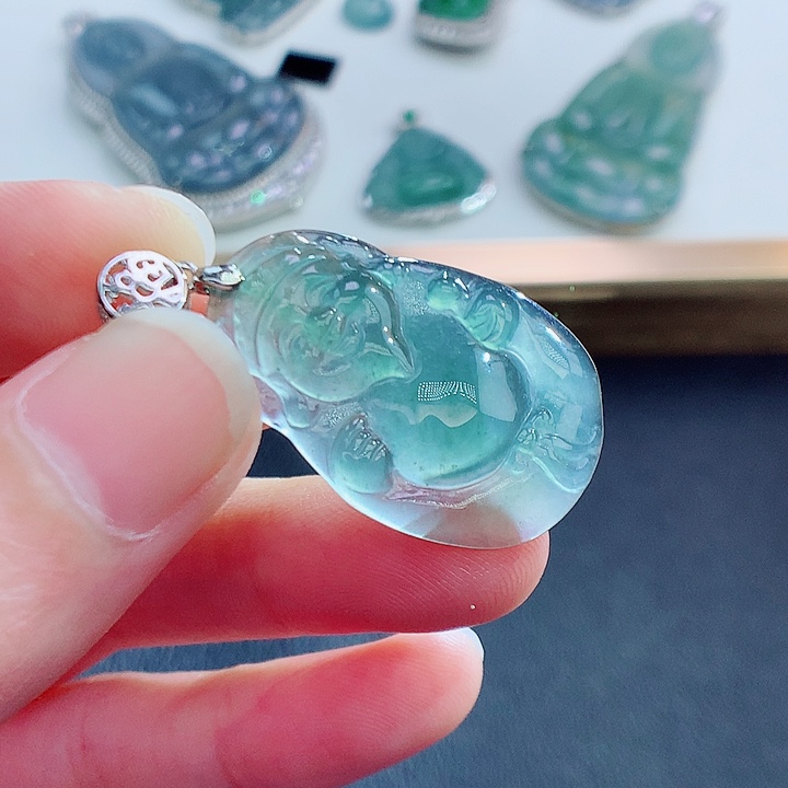 翡翠颈饰未镶嵌翡翠