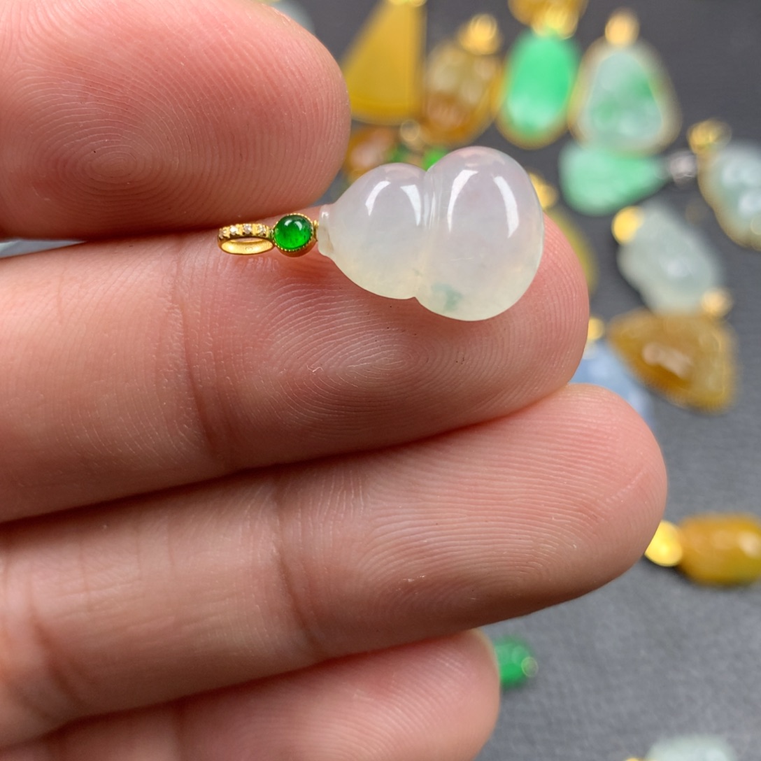 【闪购商品】颈饰18K金镶嵌翡翠翡翠