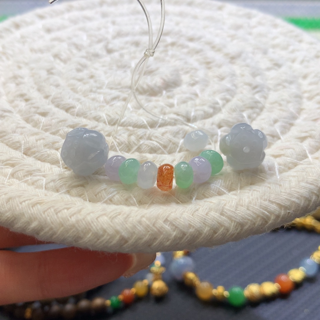 嘻***哈翡翠未镶嵌颈饰福利一组