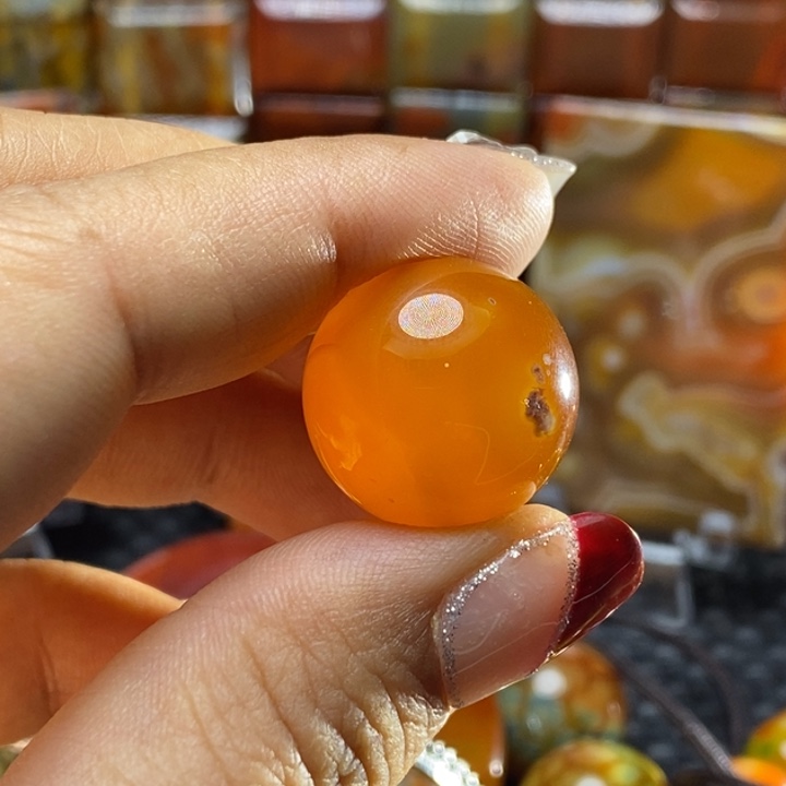 伍***哥玛瑙/玉髓未镶嵌颈饰